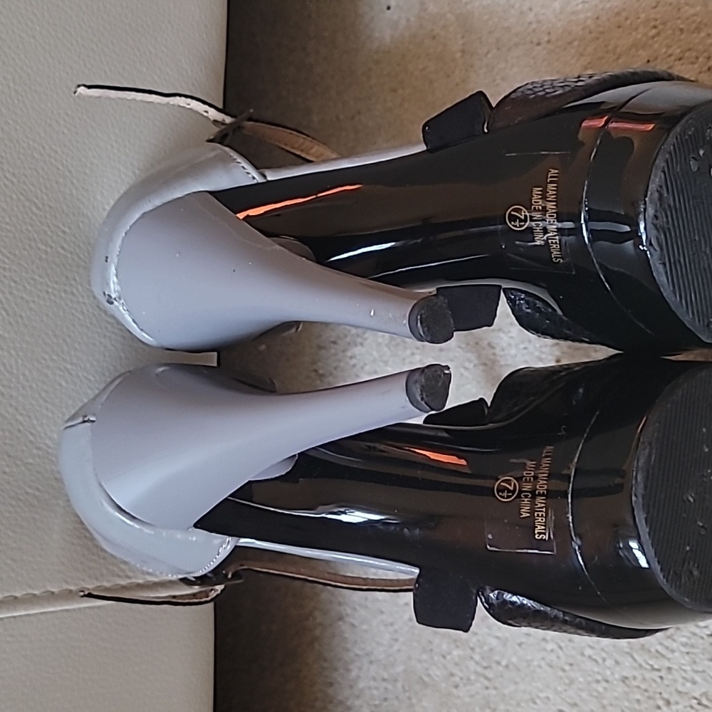 Shoes - Picture 4 of 4